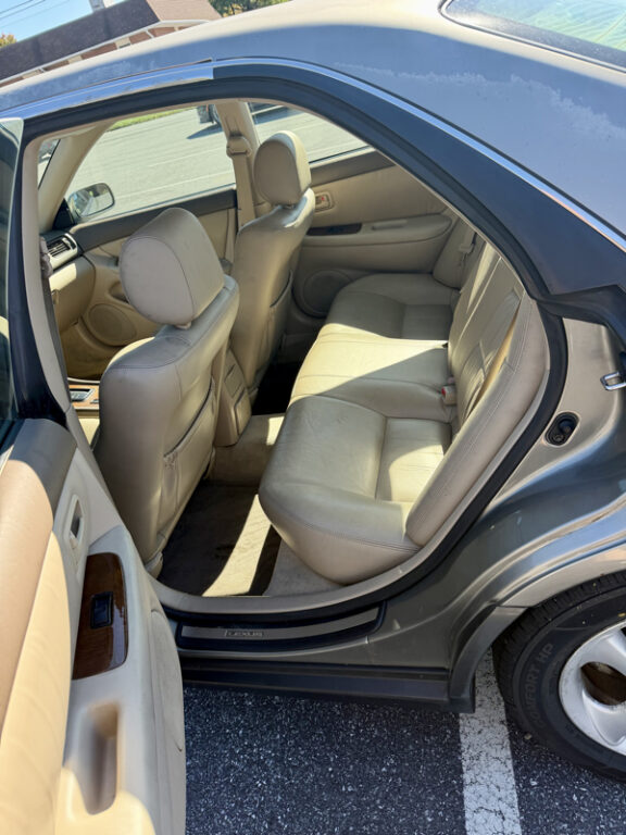 2000 Lexus ES 300 - Photo 10