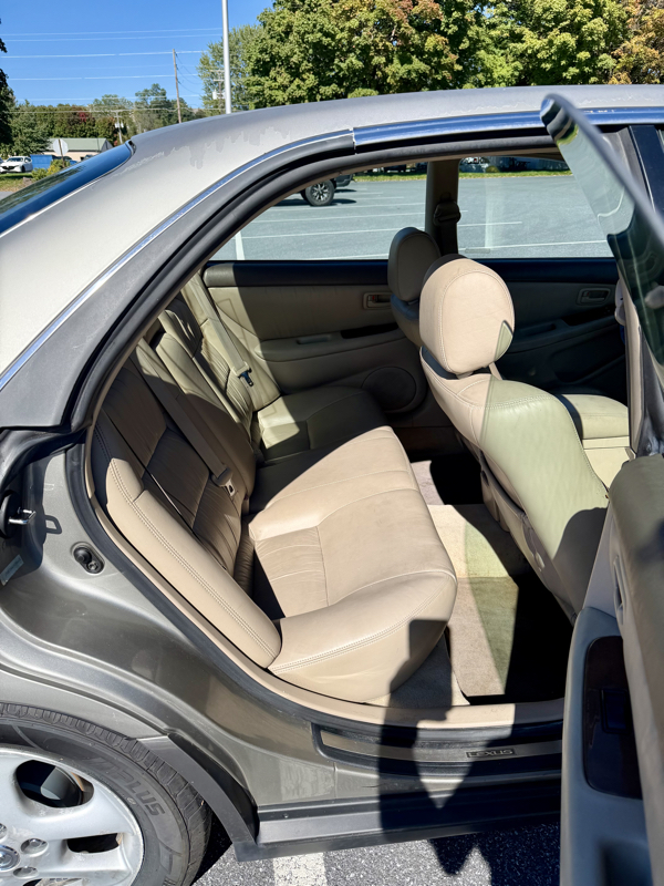 2000 Lexus ES 300 - Photo 16