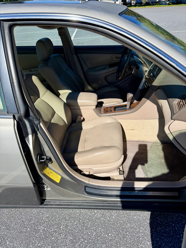 2000 Lexus ES 300 - Photo 13