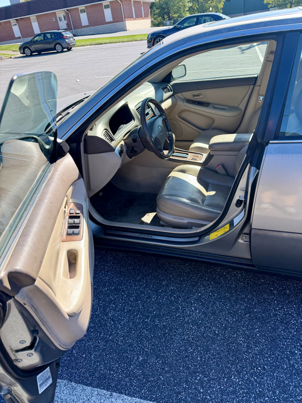 2000 Lexus ES 300 - Photo 14